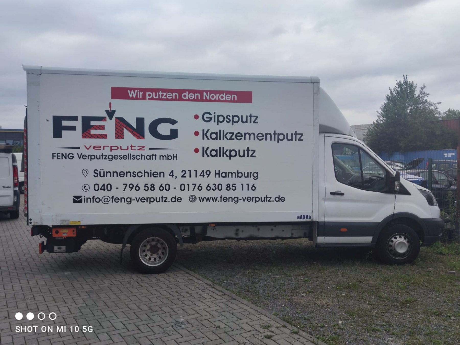 Lkw-Beschriftung FENG Verputz