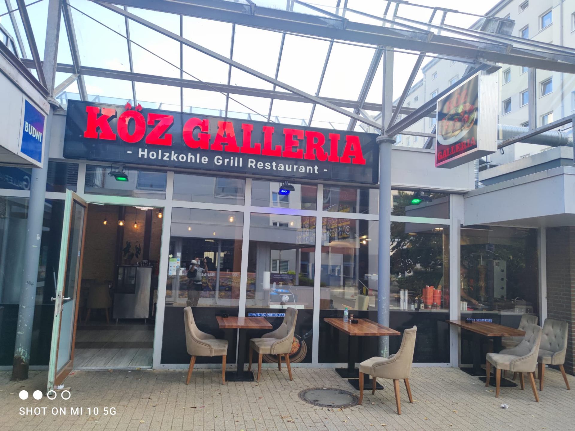 Einzelbuchstaben Köz Galleria